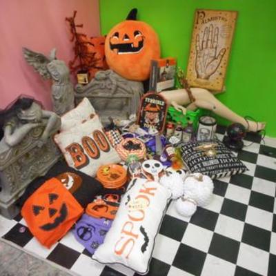 Lot 502 - Great Hanging Halloween Decoration + much more Halloween