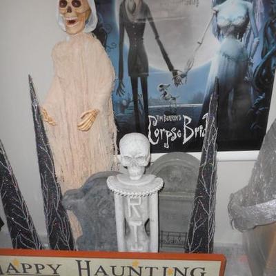 Lot 402 - Halloween Graveyard Decor