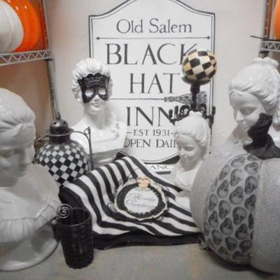 Lot 403 - Ghostly Halloween
