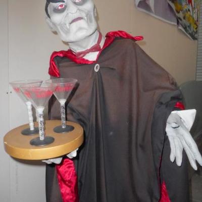 Lot 404 - 6 Ft. Dracula Figure