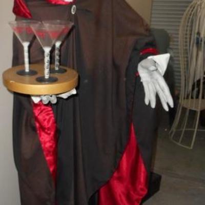 Lot 404 - 6 Ft. Dracula Figure