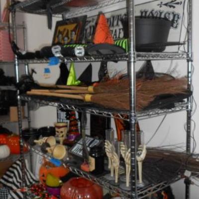 Lot 406 - Metro Rack & Halloween Goodies