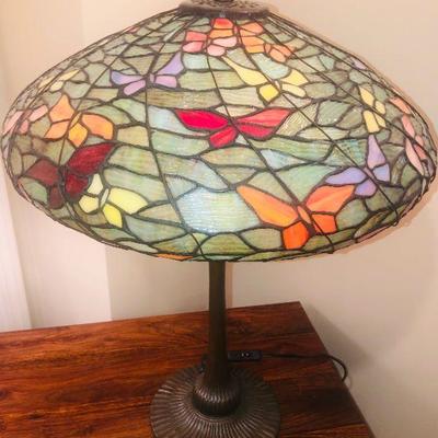 Tiffany Style Table Lamp with Bronze Base