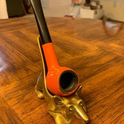 Scottie dog brass pipe holder with pipe