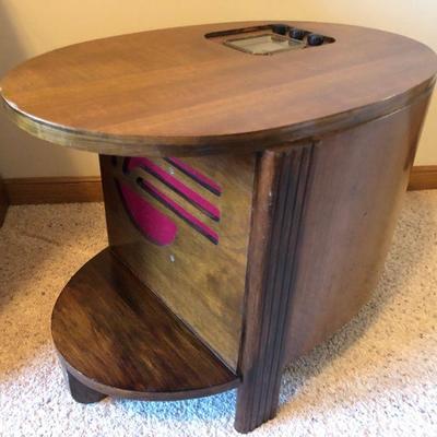 Art Deco, Art Moderne Philco Table Radio 