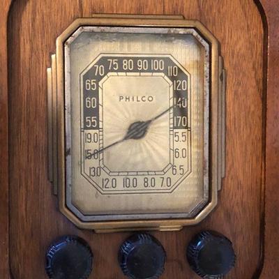 Art Deco, Art Moderne Philco Table Radio 