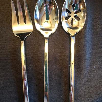 Cambridge Stainless 5pps service for 8 wServing Pieces