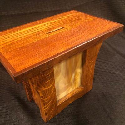 Handmade Arts and Crafts Quarter Sawn Bank with Slag Glass