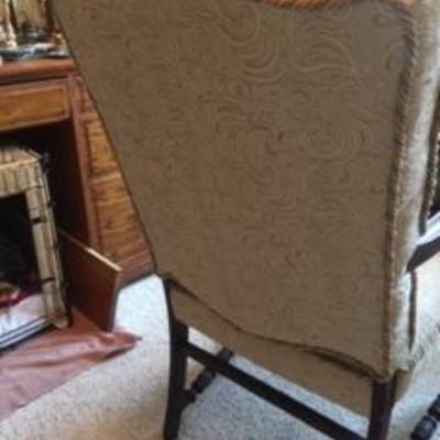 UPHOLSTERED ARM CHAIR