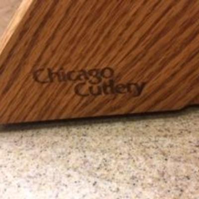 CHICAGO CUTLERY 9 KNIVES AND BLOCK