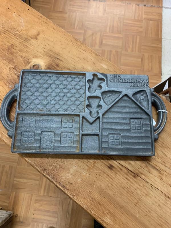 The gingerbread house cast iron mold