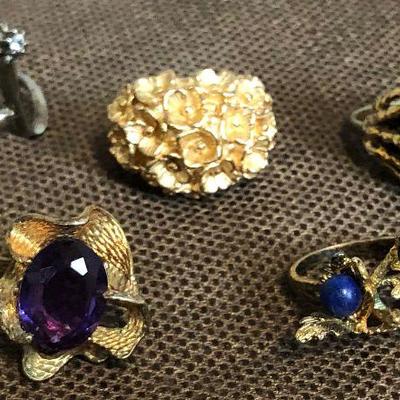 Lot #39 Lot of costume Vintage Rings