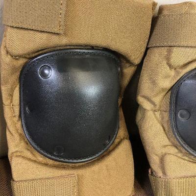 Lot #72 Size Medium Tactical Knee Pad - Military / police