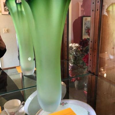 Lot 10 Green Glass Vase