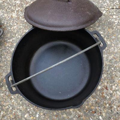 Cast Iron Pot with Lid