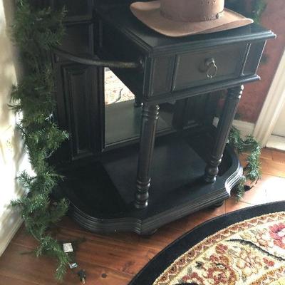 Hall tree