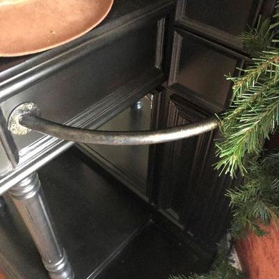 Hall tree