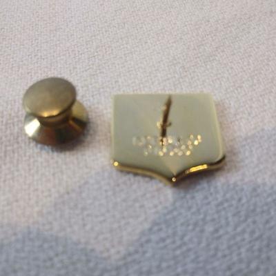 2003 Kentucky Derby Festival Gold Metal Pin