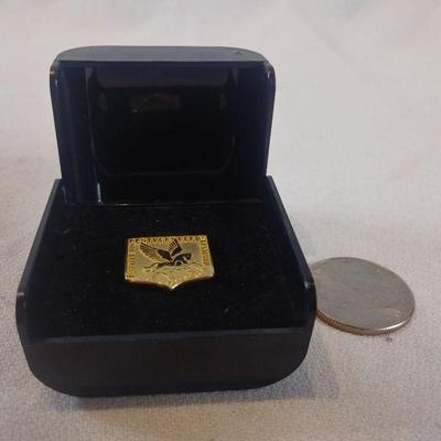 2003 Kentucky Derby Festival Gold Metal Pin