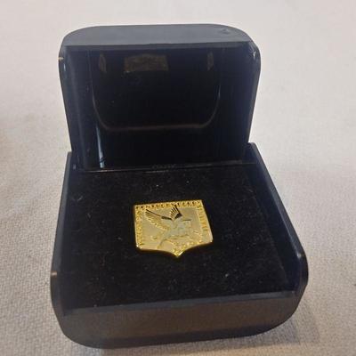 2003 Kentucky Derby Festival Gold Metal Pin