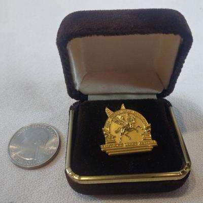 1990 Kentucky Derby Festival Metal Gold Pin