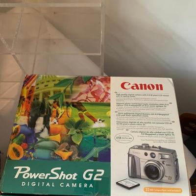 Canon power-shot g2 digital camera 