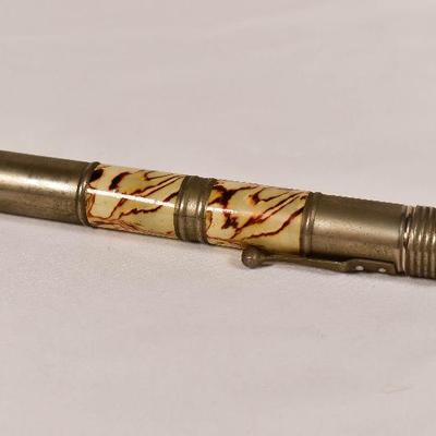 Lot 33: Vintage Pen Light