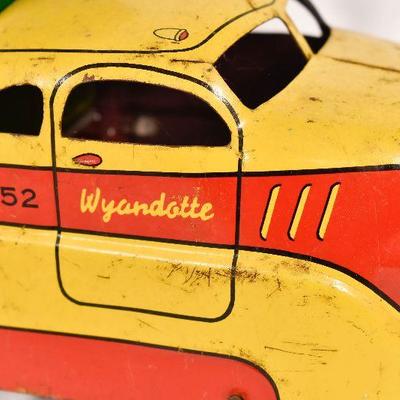 Lot 41: Wyandotte Railway Express Agency Truck #352 Vintage Tin Toy