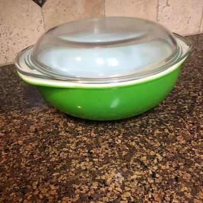 Vintage Lime Green Pyrex Bowl w/Lid 