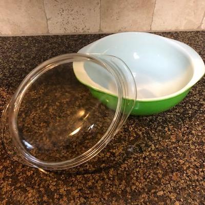Vintage Lime Green Pyrex Bowl w/Lid 