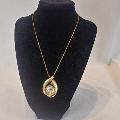 Ladies Waltham 17 Jewel Watch Necklace