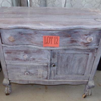 LOT 12  ANTIQUE WASH STAND