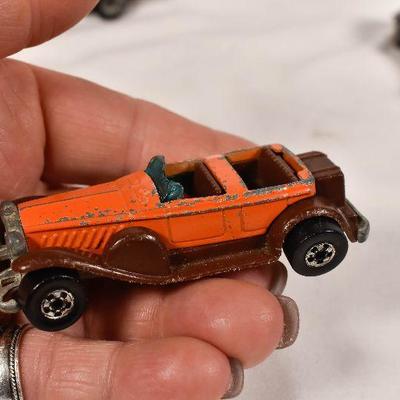 Lot 68: Lot of vintage Hot Wheels toy cars
