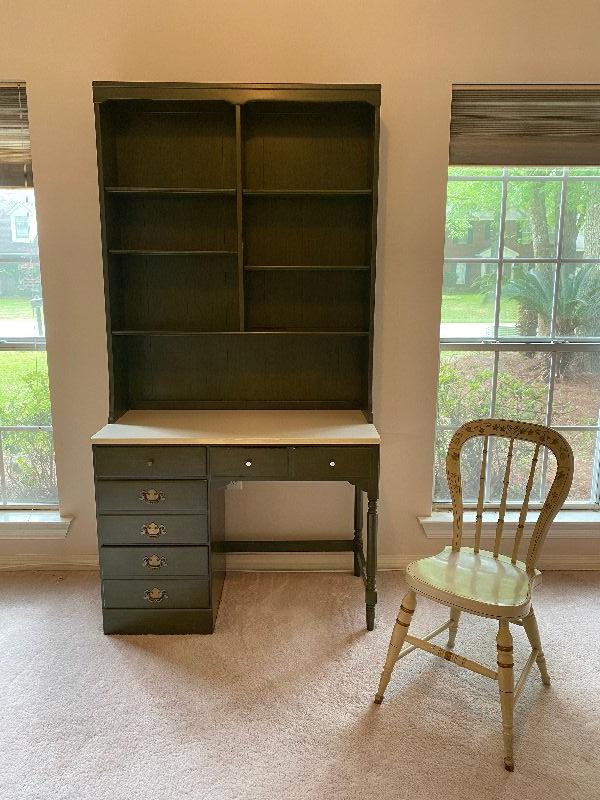 Ethan Allen Desk With Hutch Top Chair Estatesales Org