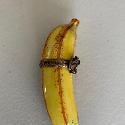Limoges banana with hinged top