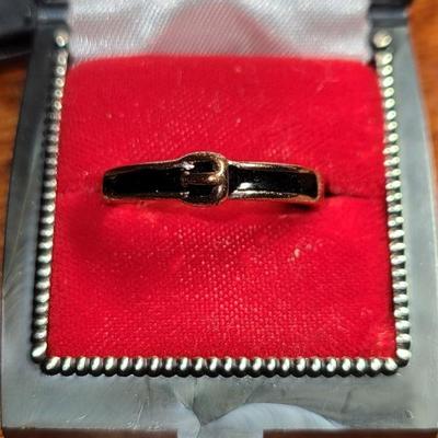 BLACK AND GOLD RING