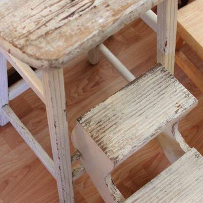 Lot 30 Vintage Stepping Stool