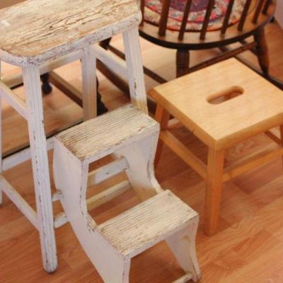 Lot 30 Vintage Stepping Stool