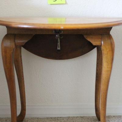 Lot 37 Dropleaf Oak Side Table