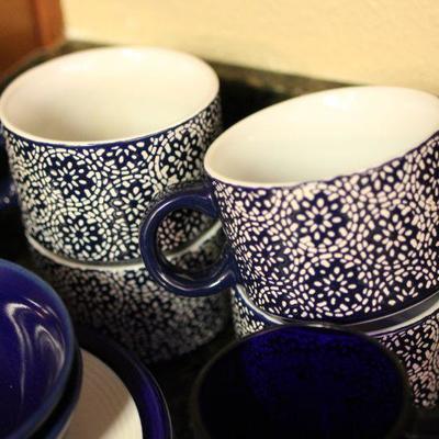 Lot 76 Blue Kitchenware