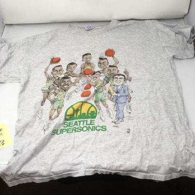 Lot 92  Seattle Super Sonics Vintage tee