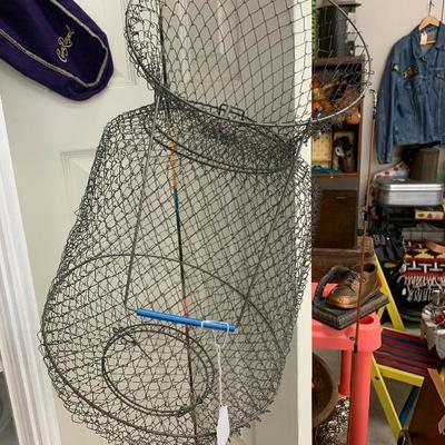 Hanging fish basket