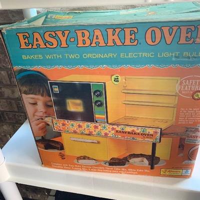 Vintage easy bake oven in box