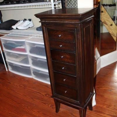 Jewelry box