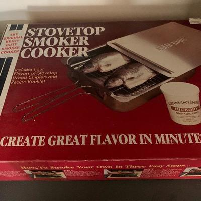 Stovetop smoker / cooker