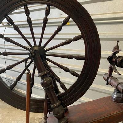 Antique Spinning Wheel Lot 571