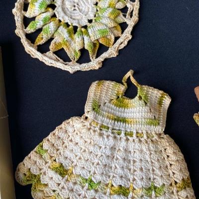 Vintage Crocheted Items-Lot 585
