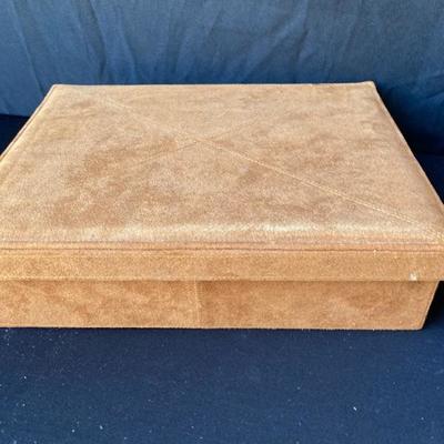 2 misc boxes, one suede, one jewelry travel case-Lot 630