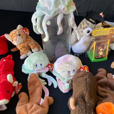 Lot of Beanie Babies (30) -Lot 646