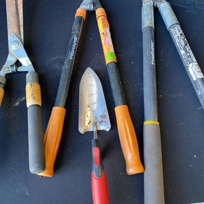Various Hand Yard Tools (5)-Lot 673